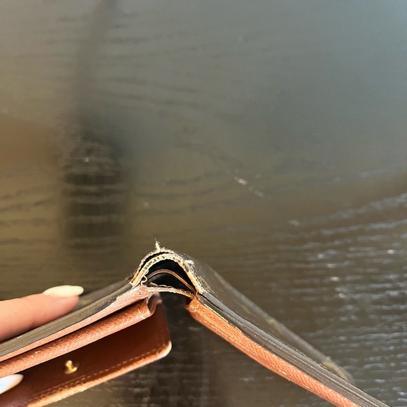 Vintage Men’s Louis Vuitton wallet - Picture 2 of 9